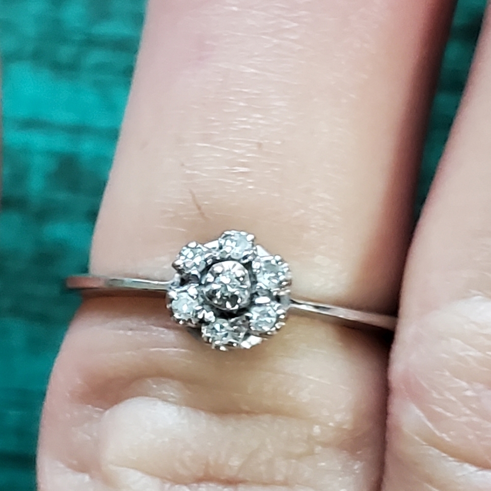 10k gold and diamond ring